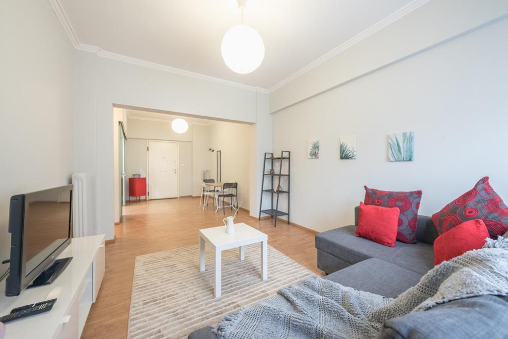 Entire Apartment - Vacation Home Athènes Extérieur photo