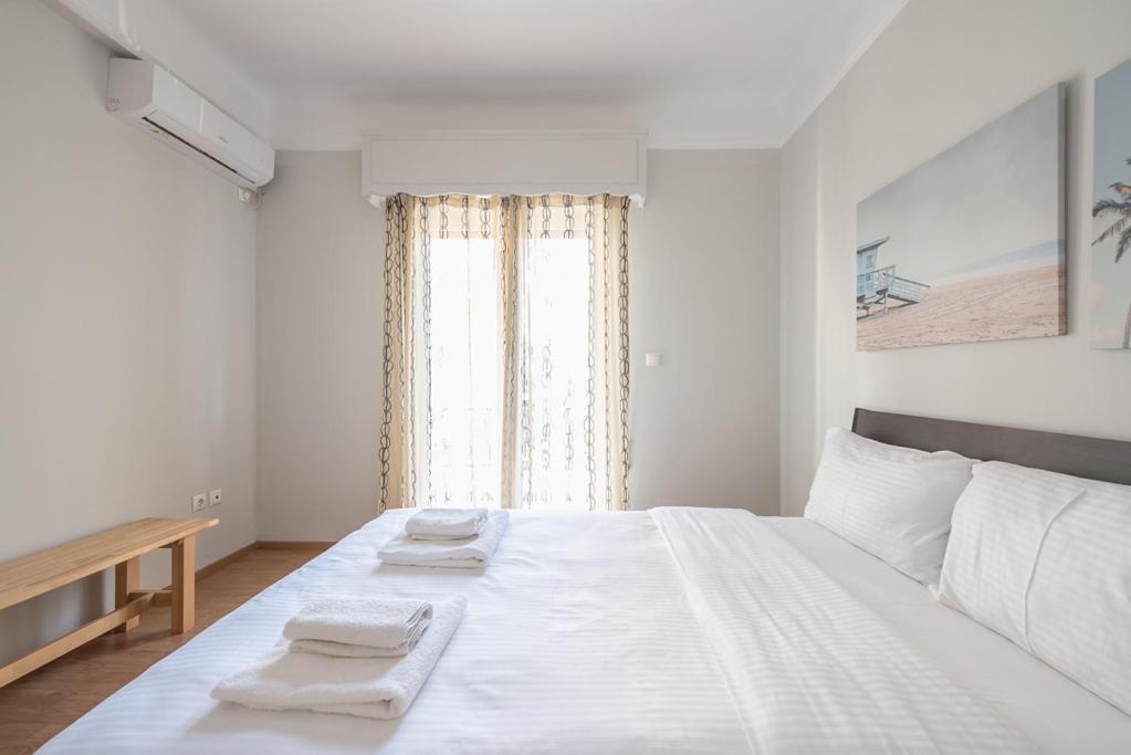 Entire Apartment - Vacation Home Athènes Extérieur photo